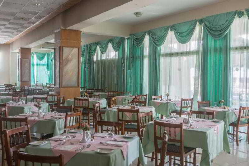 Polycarpia Hotel Pernera Extérieur photo