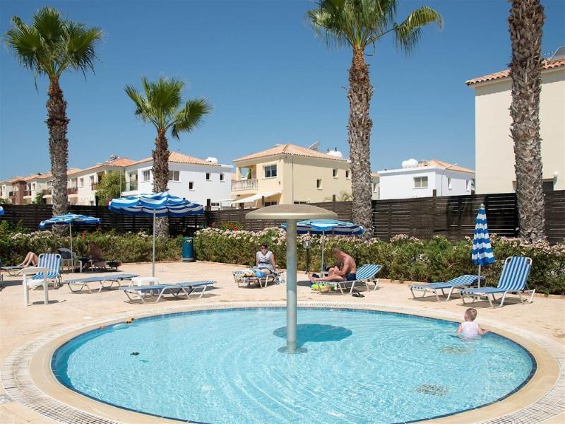 Polycarpia Hotel Pernera Extérieur photo