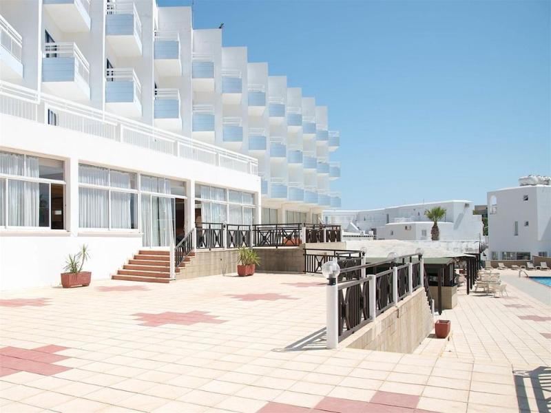 Polycarpia Hotel Pernera Extérieur photo